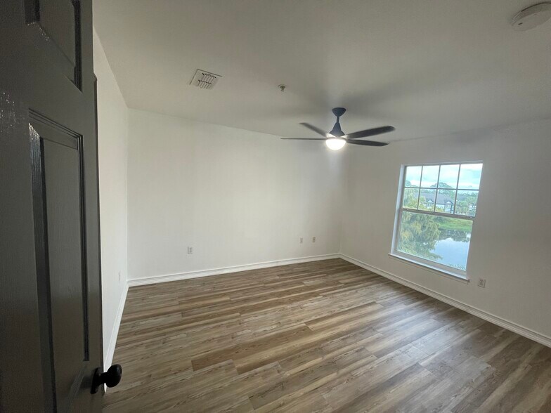 Building Photo - 3714 Palm Desert Ln