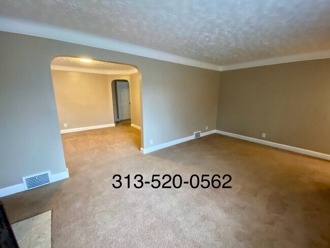 Building Photo - 15881 Manor