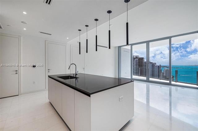 Building Photo - 300 Biscayne Boulevard Way