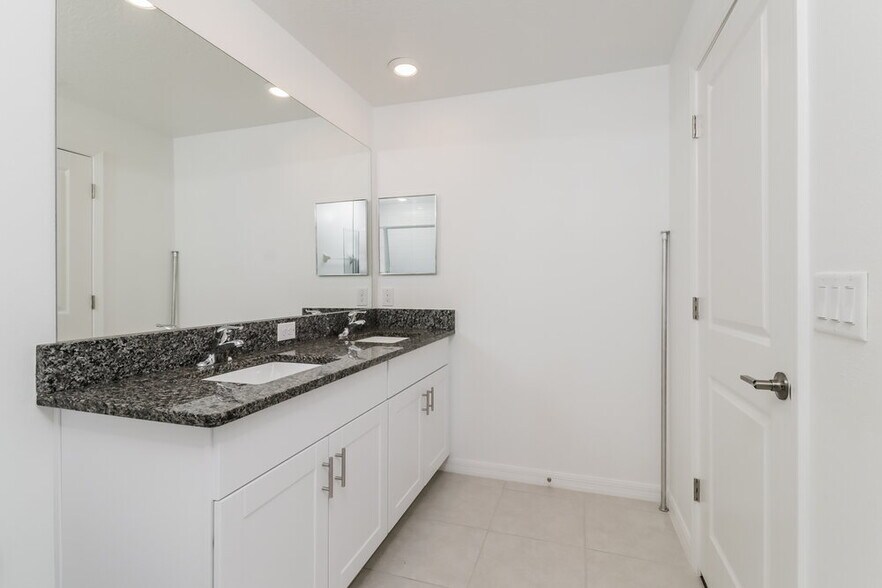 Building Photo - 2175 Great Sapphire Ln
