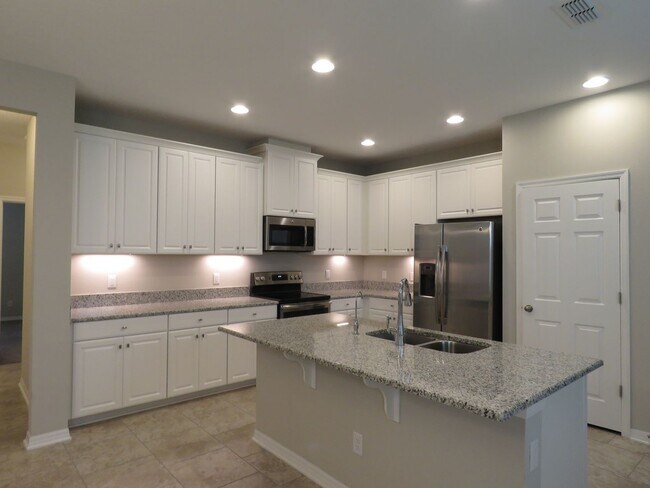 Building Photo - Beautiful Newer 3/2/2 home for Rent