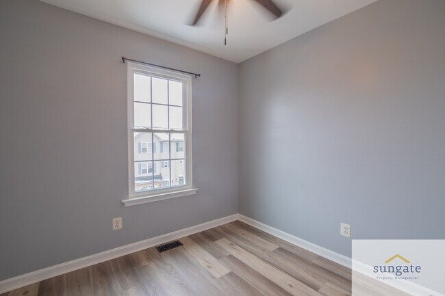 Building Photo - 113 Brightwater Dr