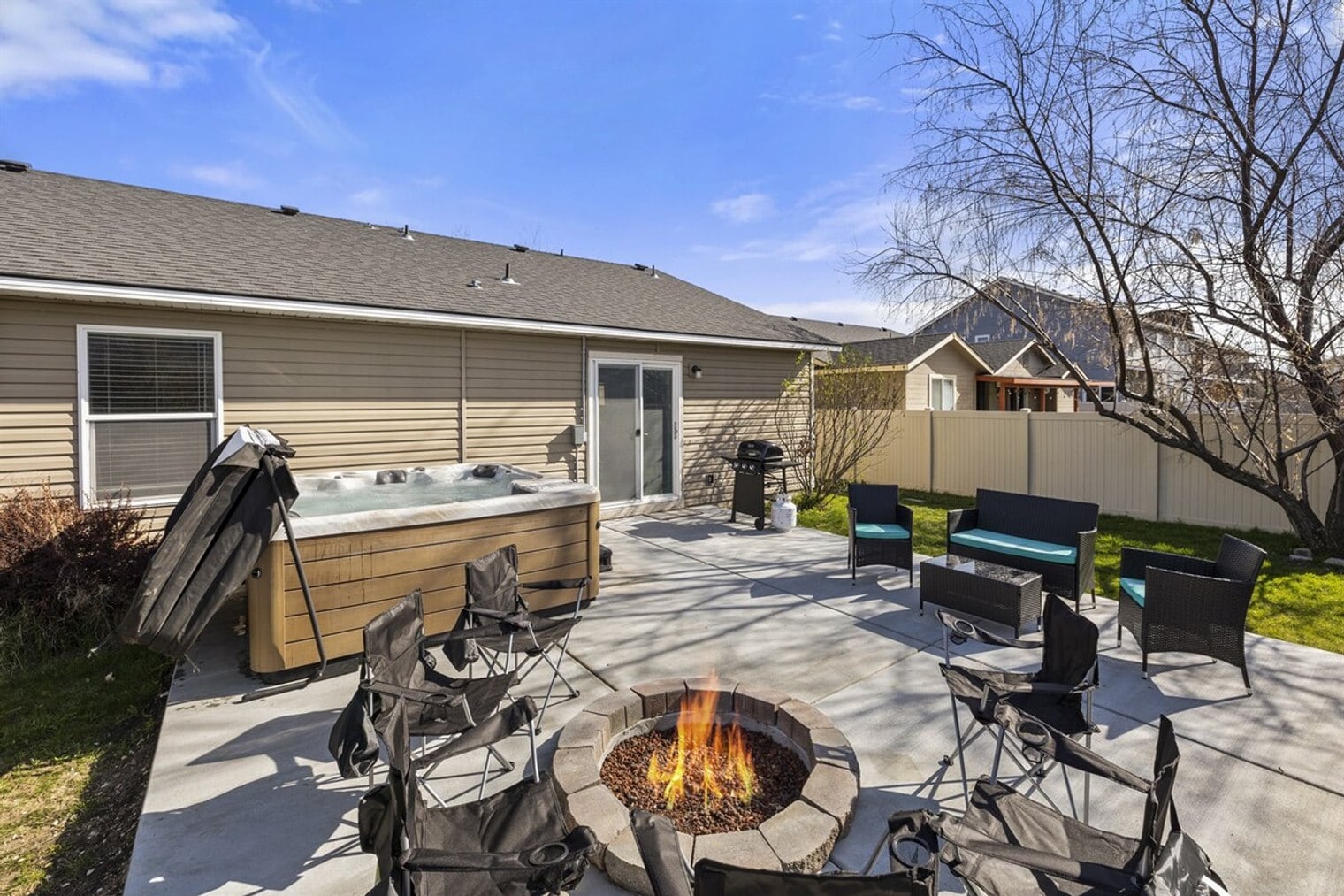 Building Photo - 11163 Silver River Loop