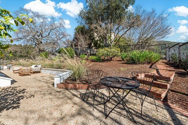 Building Photo - 4 Bedrooms, 3 Bathrooms, Cul-de-sac Location Near Silverado Country Club, Napa
