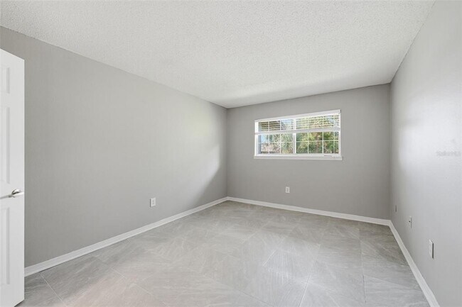 Building Photo - 1695 Lee Rd