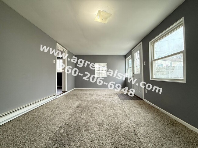 Building Photo - 3 Bedroom House - $300 off first month's rent