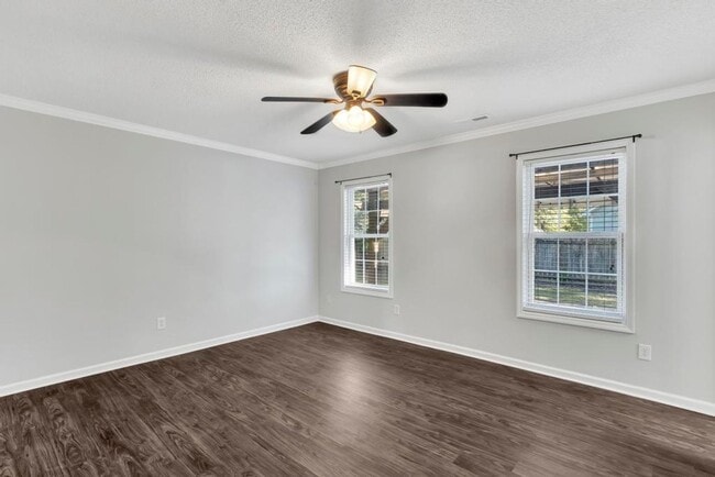 Building Photo - An adorable home! Pets Welcome!