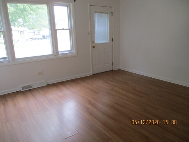 Building Photo - 9806 Marion Ave