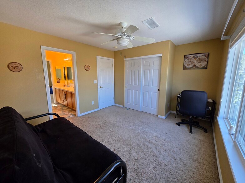 Building Photo - 9536 W Avalon Dr