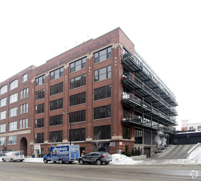 Primary Photo - Harvester Lofts