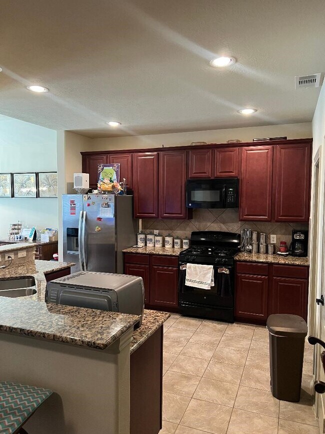 Building Photo - 3419 Selene Dr