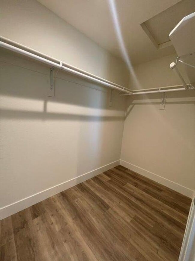 Building Photo - Tahoe Park 2 Bedroom Near UC Davis Med Center