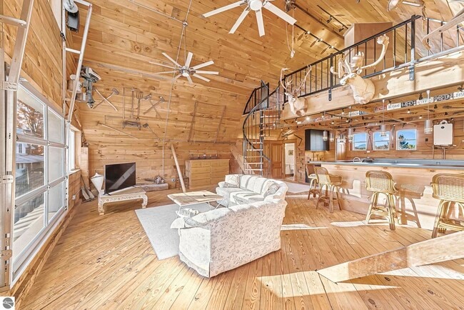 Building Photo - 0000 Montague Rd