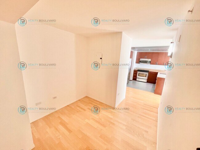Building Photo - Modern 1 Bedroom 1 Bath Luxury Condo at Th...