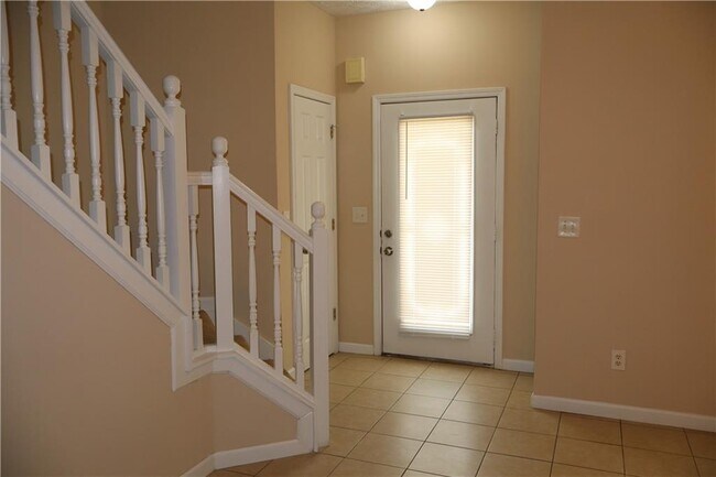 Building Photo - 176 Rivergate Ct