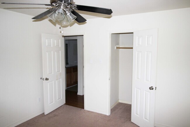 Building Photo - 8304 Palm St