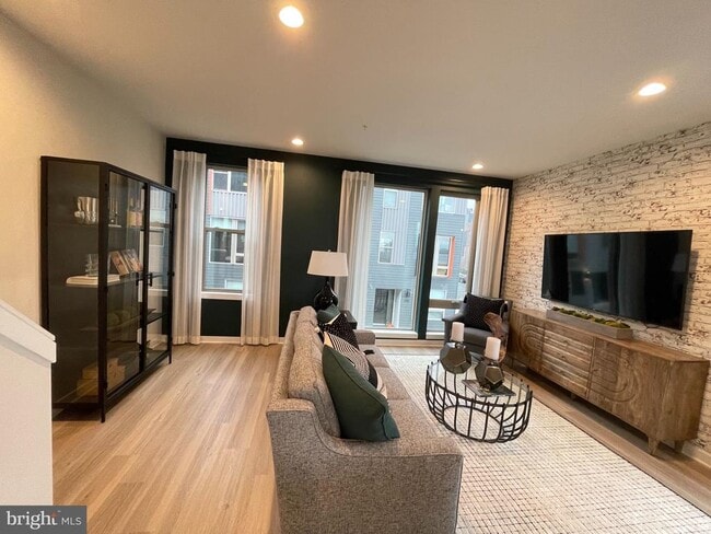 Building Photo - 3125 Beachview Ln