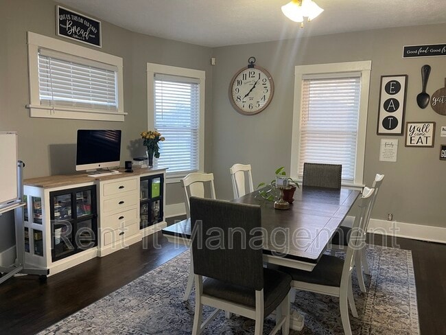 Building Photo - 2595 Evans St