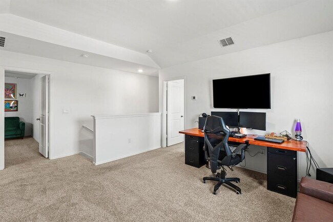 Building Photo - 12404 Silversmith Ln