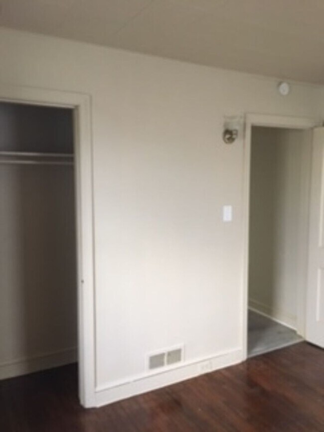 Building Photo - Future Rental! Single Family 2 Bedroom, Ya...