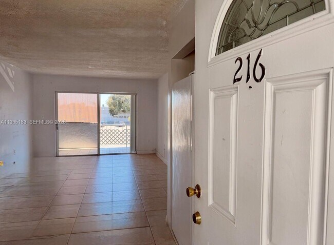 Building Photo - 1725 W 60th St