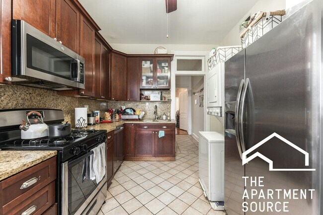 Primary Photo - 3519 N Reta Ave