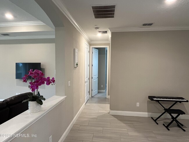 Building Photo - 211 Diamondback Ave