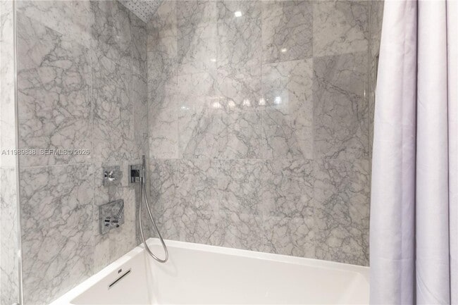 Building Photo - 1255 Collins Ave