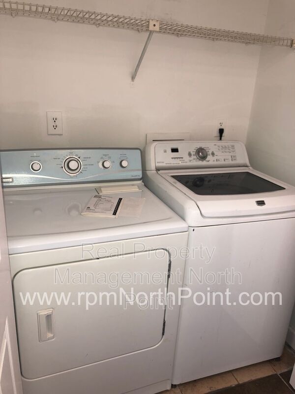 Building Photo - 676 Anderson Walk