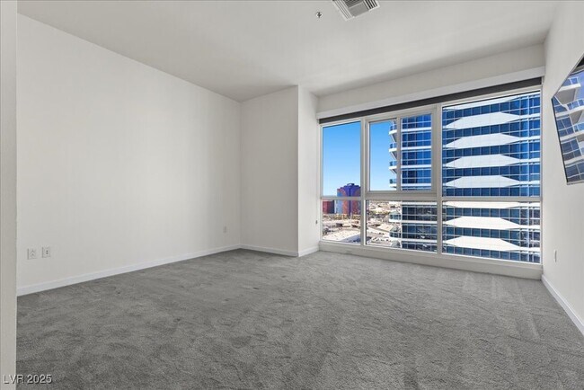 Building Photo - 4525 Dean Martin Dr
