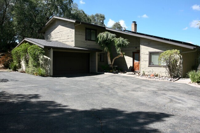 Building Photo - Country Living in Alpine ~ 4 Br 3 Ba