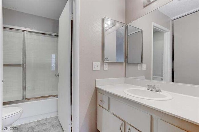 Building Photo - 4860 Nara Vista Way