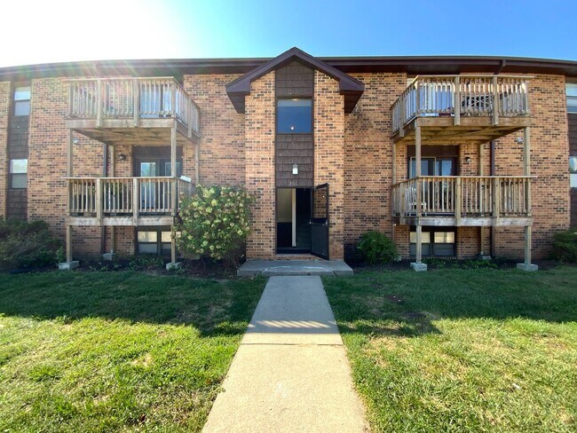 Building Photo - 2 Bedroom Apartment