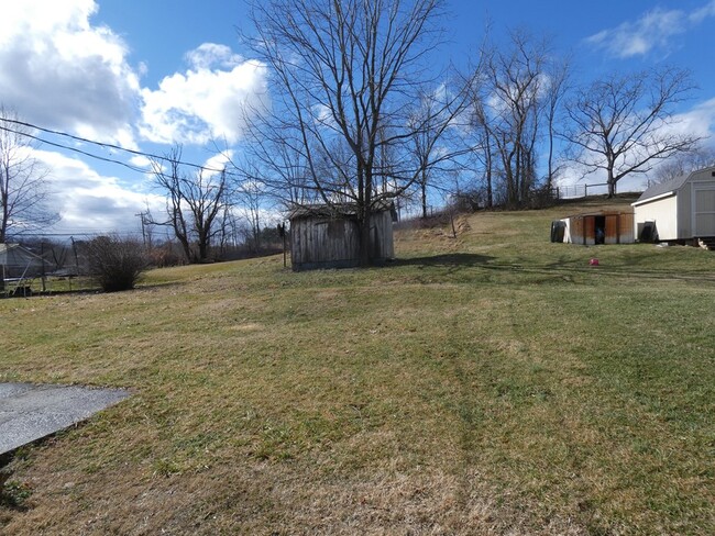 Building Photo - 324 Grace St