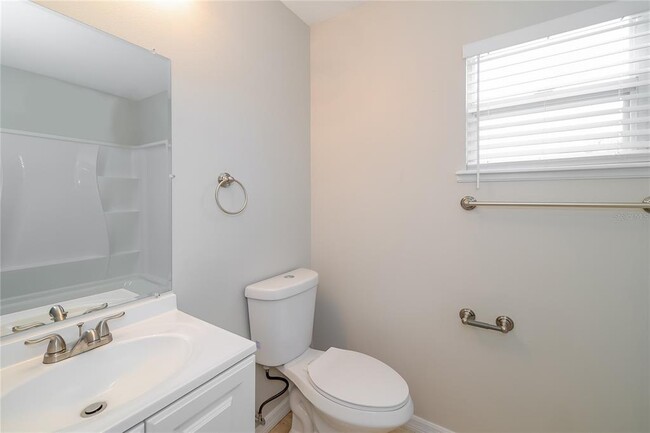 Building Photo - 321 Erie Dr