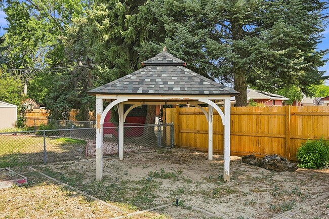 Building Photo - 3050 S Hobart Way