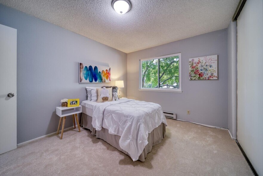 Bedroom 2 - 1178 N Abbott Ave