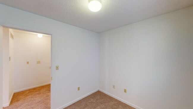 Building Photo - 2229 Symmes St