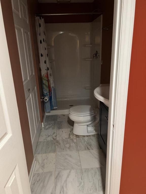 Building Photo - 5825 Crescent Ridge Dr