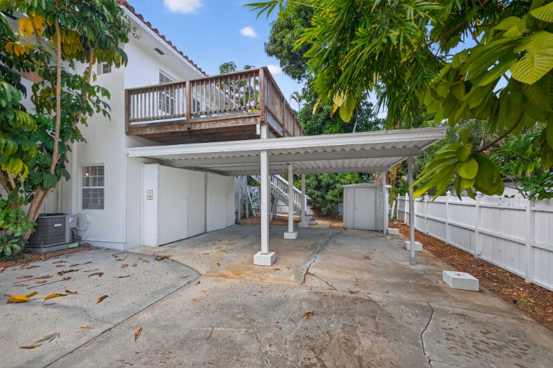 Building Photo - 737 19th Ave N