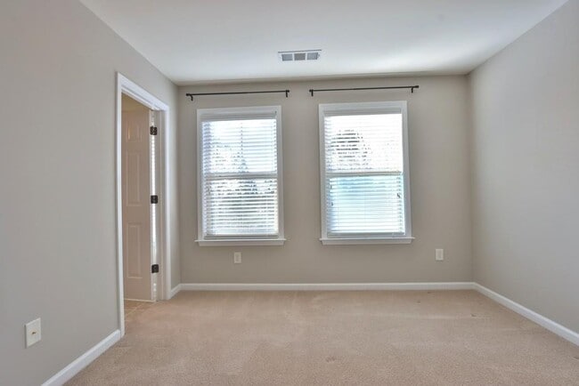 Building Photo - 501 Grove Field Ct NW