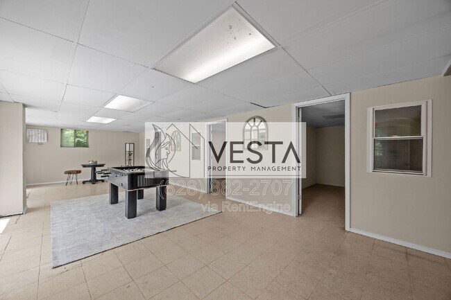 Building Photo - 90 Knob Hill Rd