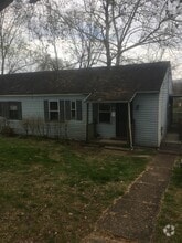 Building Photo - 102 Jarrett Ln