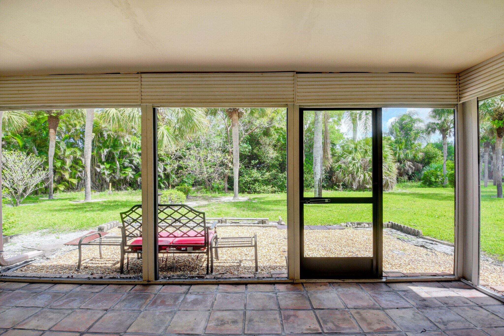 Building Photo - 4666 Fountains Dr S