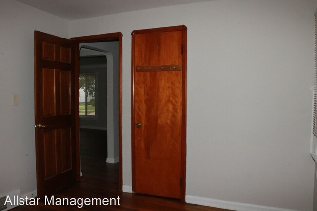 Building Photo - 3 br, 1.5 bath House - 8109 Pelham Dr