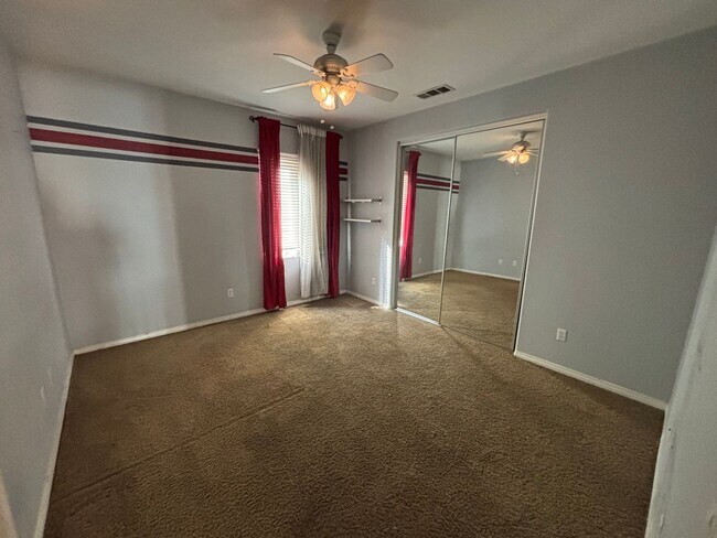 Building Photo - Grand 4-Bedroom Home with Entertainer's Yard in Gated River Village!