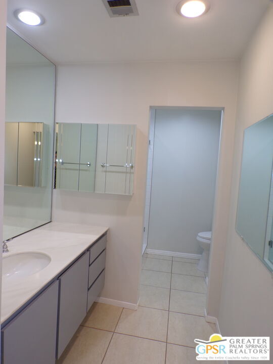 Building Photo - 2559 Whitewater Club Dr