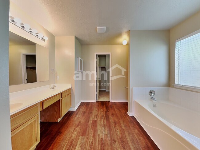 Building Photo - 7010 Durango Dr