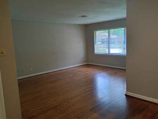 Building Photo - 4034 McDermed Dr
