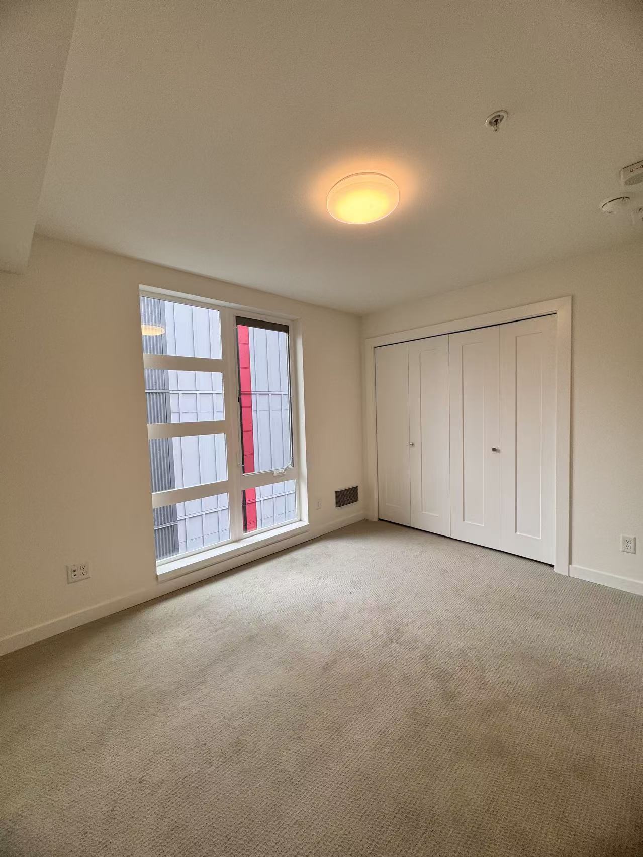 Building Photo - 11208 Pinehurst Way NE